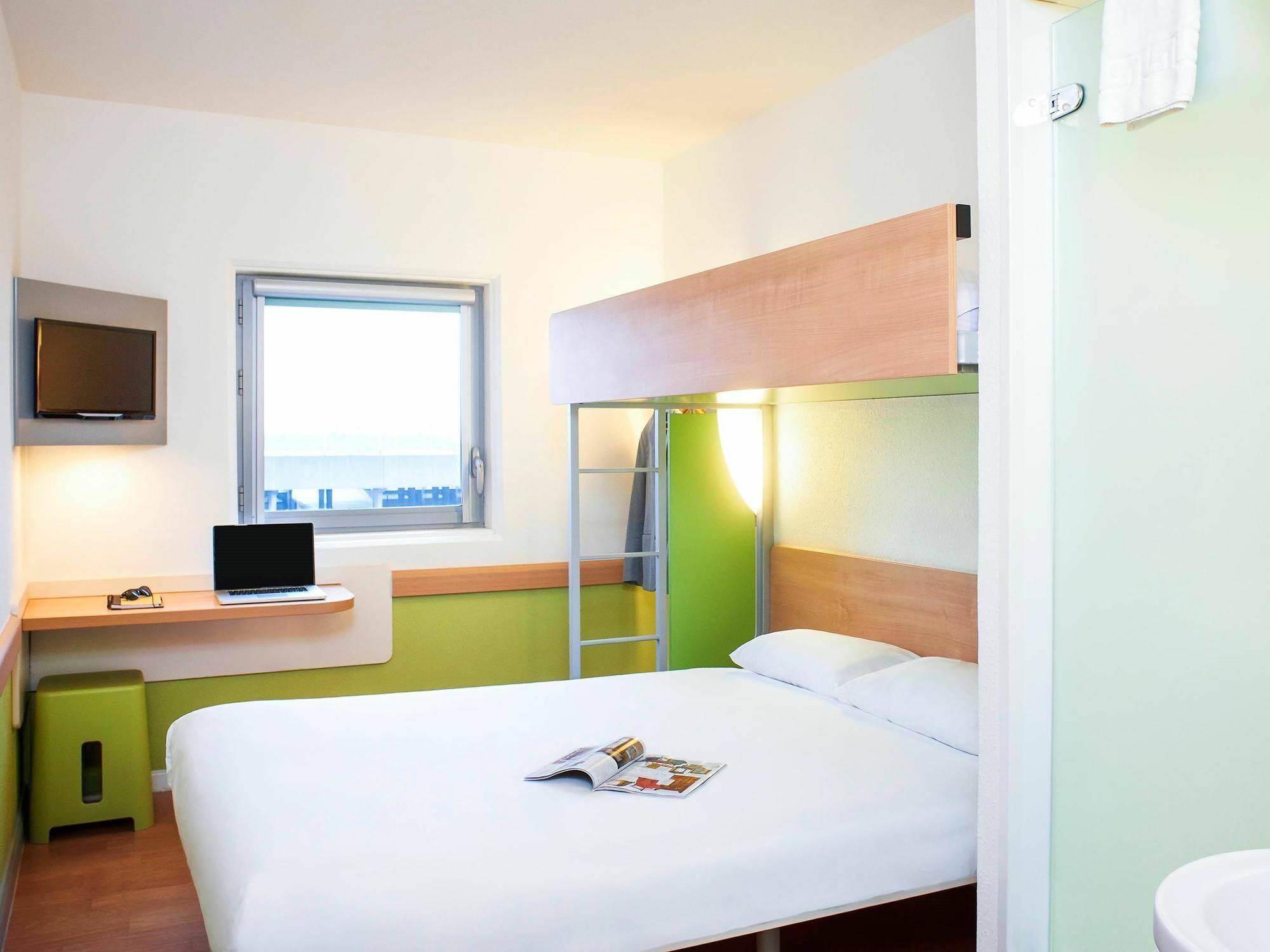 Ibis Budget Birmingham Airport Terminal Building - Nec Bickenhill Dış mekan fotoğraf